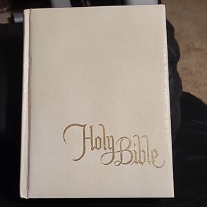 HOLY BIBLE | CATHOLIC FAMILY EDITION | 1972–73 VINTAGE